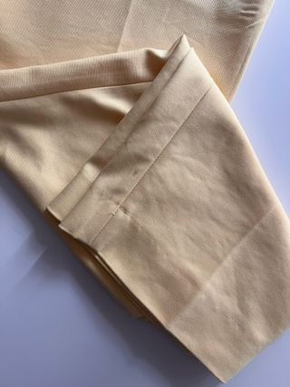 Traje Zara amarillo dos piezas