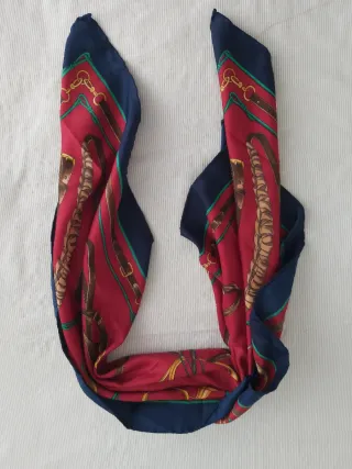 Pañuelo de seda estampado