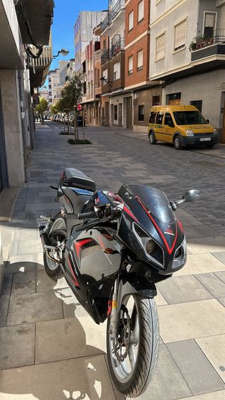 Rieju RS2 Matrix Negra - Poco Uso