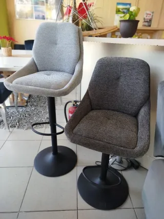 Taburete giratorio y regulable en altura