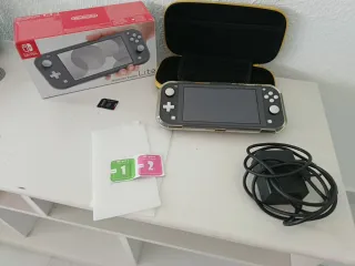 Nintendo Switch Lite Gris + Accesorios