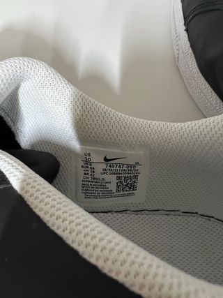 Zapatillas Nike Negras y Blancas