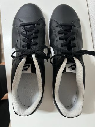 Zapatillas Nike Negras y Blancas