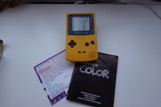 Nintendo Game Boy Color con caja
