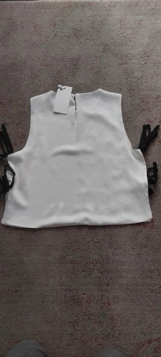 Top Zara Negro y Blanco Talla L