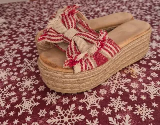 Chanclas cuña esparto tiras rojas