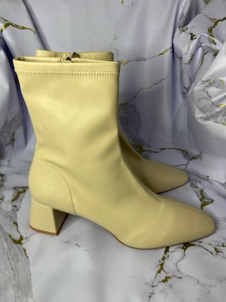 Botines Zara tacón cuadrado beige talla 39