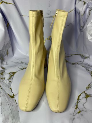 Botines Zara tacón cuadrado beige talla 39