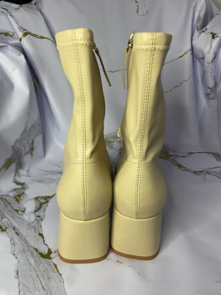 Botines Zara tacón cuadrado beige talla 39