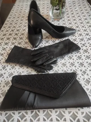 Conjunto Negro: Zapatos, Guantes y Bolso