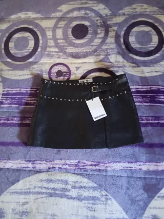 Falda cuero Bershka