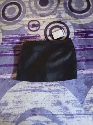 Falda cuero Bershka