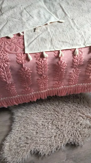 Cortinas de tela de color beis clarito