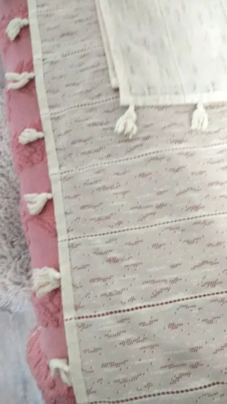 Cortinas de tela de color beis clarito