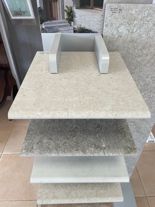 Peldaños de cerámica porcelánico