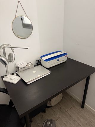 Escritorio y silla de estudio