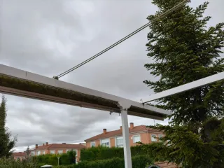 Pérgola/Toldo terraza metal y plástico