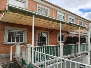 Pérgola/Toldo terraza metal y plástico