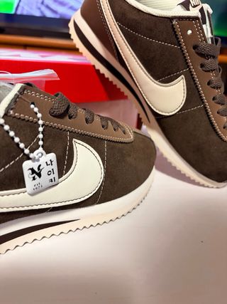 Nike Cortez Marrones y Blancas