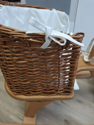 Caballito balancín madera y mimbre