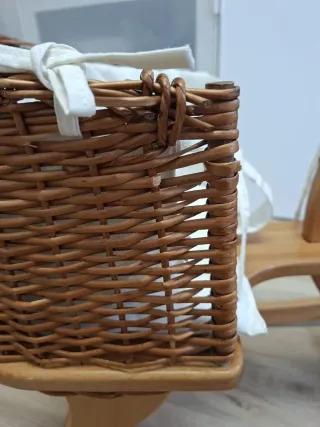 Caballito balancín madera y mimbre