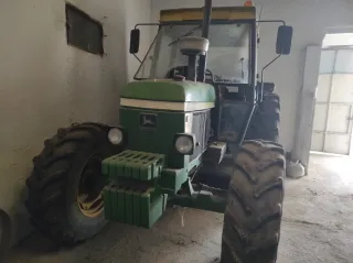 Tractor John Deere 2850 doble tracción