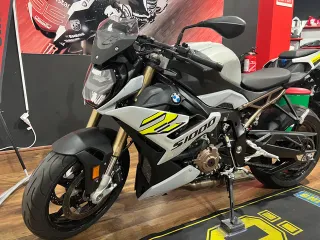 BMW S1000R