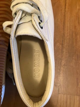 Zapatos blancos de cordones