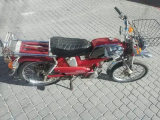 GAC Mobylete campera Roja