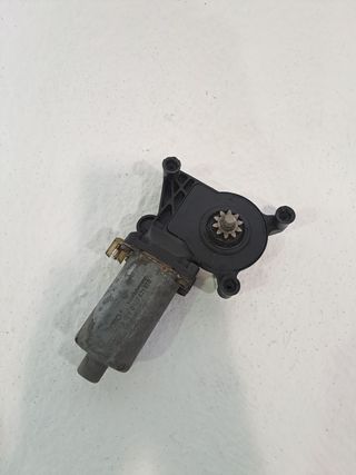 MOTOR ELEVALUNAS DELANTERO IZQUIERDO MERCEDES-BENZ CLASE E (