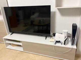 Mueble TV blanco y madera