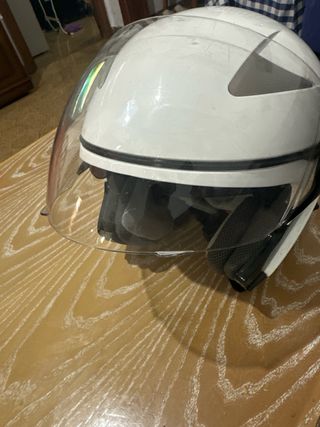 Casco de moto blanco