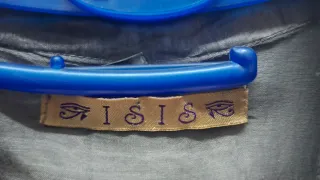 Blusa gris con volantes