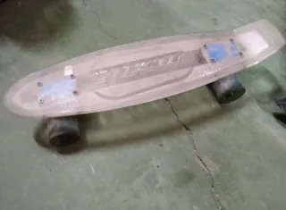 Skateboard ligero de peso y material de calidad