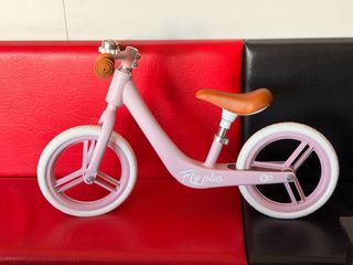 Bicicleta de equilibrio rosa para niña