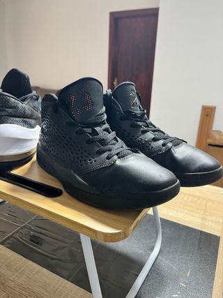 CHOLLO!! 2 Pares 44,5 Jordan y Nike