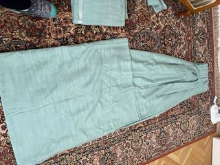 Conjunto Cortinas y mesa camilla a juego