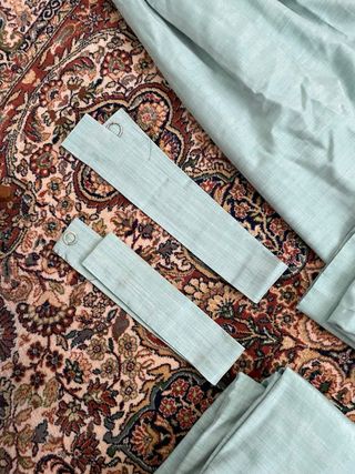 Conjunto Cortinas y mesa camilla a juego