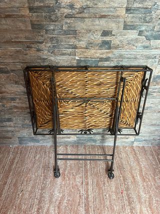 Mesita auxiliar plegable bambú y metal