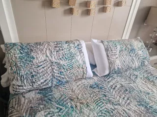 Colcha Botánica Cama 1.50 + 2 Cojines