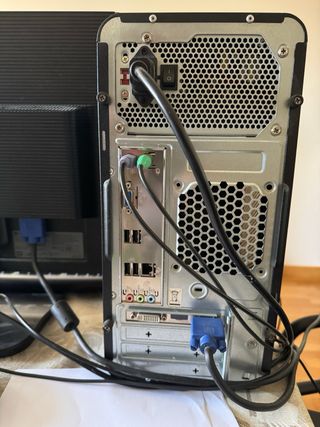 Ordenador ASUS + Monitor LG + Teclado y Ratón