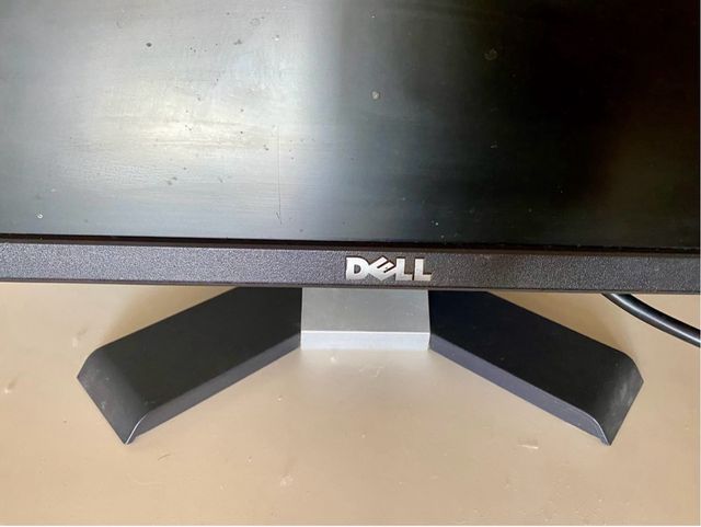 Monitor Dell Negro 17”.