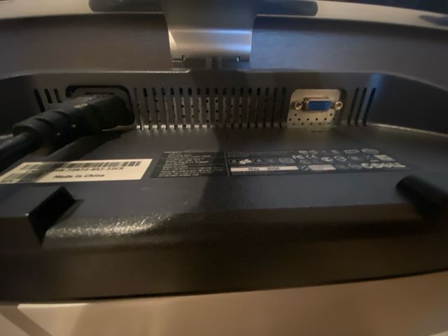 Monitor Dell Negro 17”.