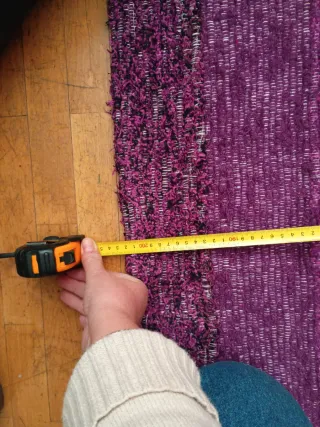 Alfombra artesanal púrpura y lila