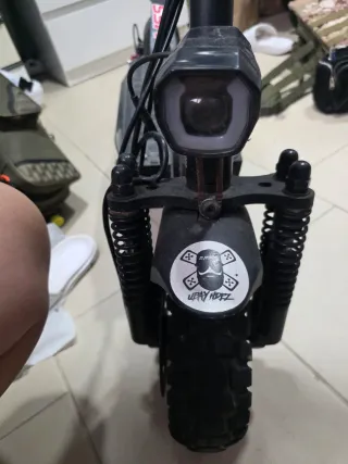 Patinete Eléctrico Negro/Rojo