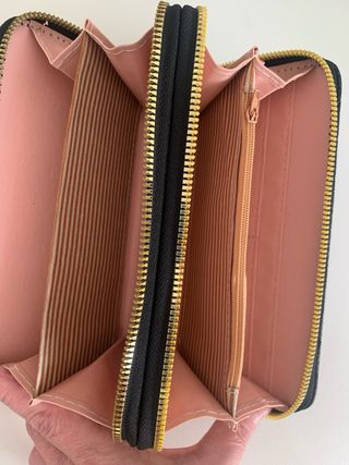 Cartera de mano negra