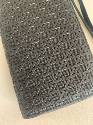 Cartera de mano negra