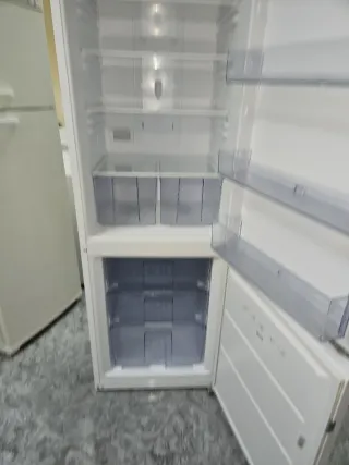 Nevera Hyundai blanca