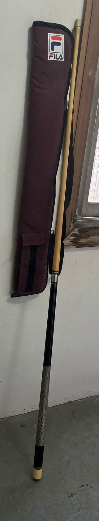 Taco de billar con funda