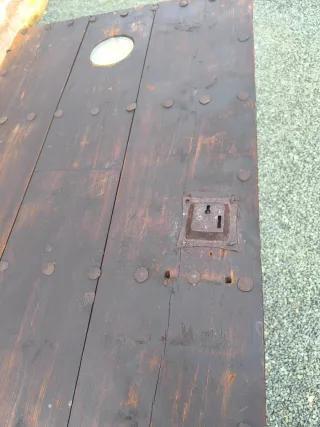 Mesa rústica madera oscura